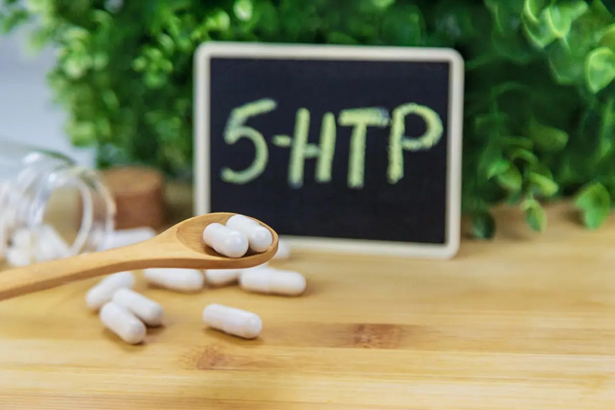 White capsules with a 5-HTP background. 